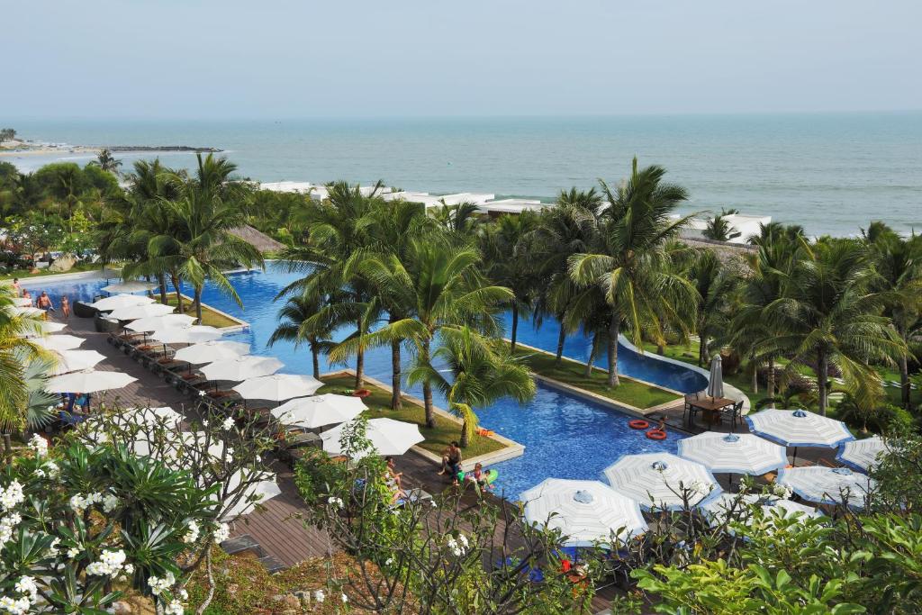 The Cliff Resort & Residences