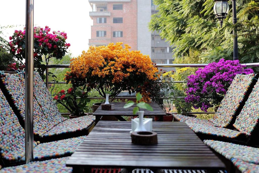 Shangri-la Boutique Hotel