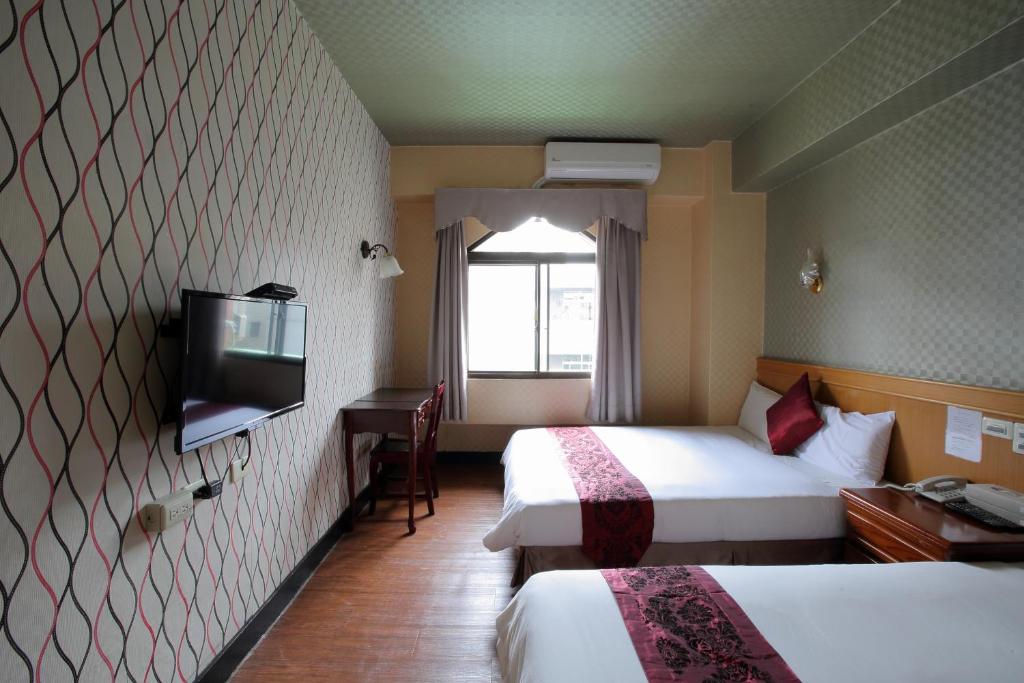Chiayi Crown Hotel photo 3