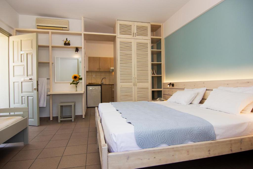 Madena Apartments photo 2