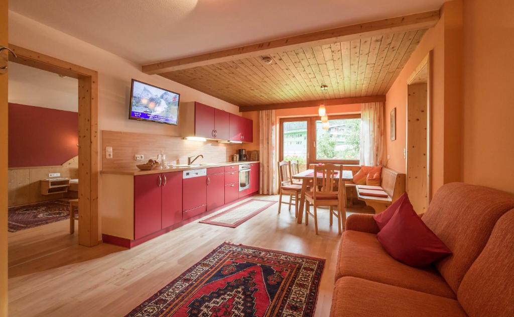 Апартаменты (Апартаменты с 2 спальнями), Landhaus Gasser with garden