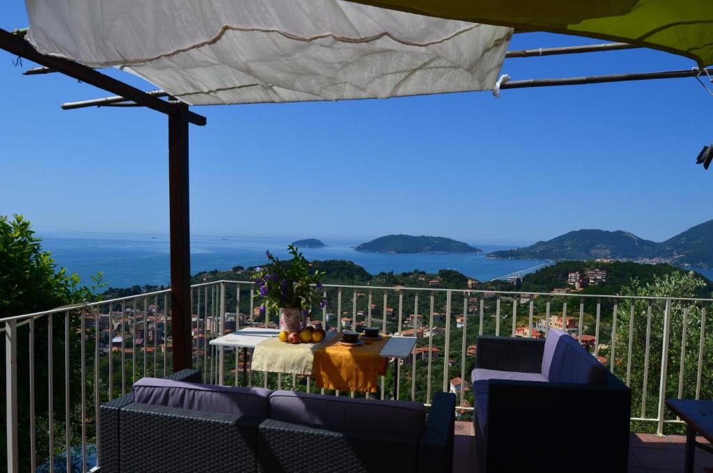 LA CASTELLANA Una Finestra sul Mare- Air Conditioned photo 1