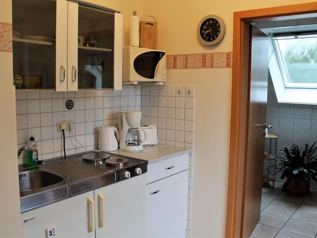 Spacious Apartment in Boltenhagen with Garden photo 4