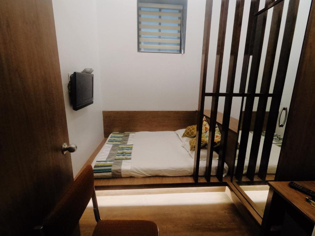 Двухместный (Superior Ac Double Room with Shared bathroom), Carlton Hotel