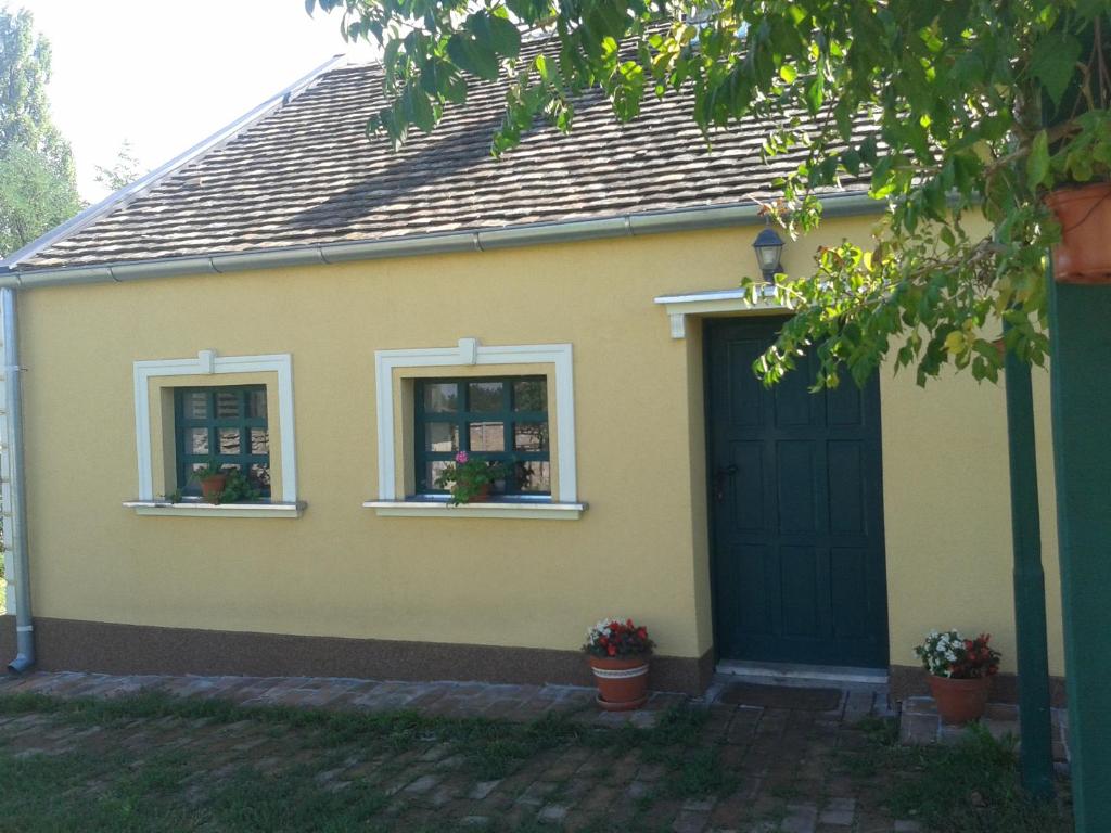 Lovačka kuća photo 2