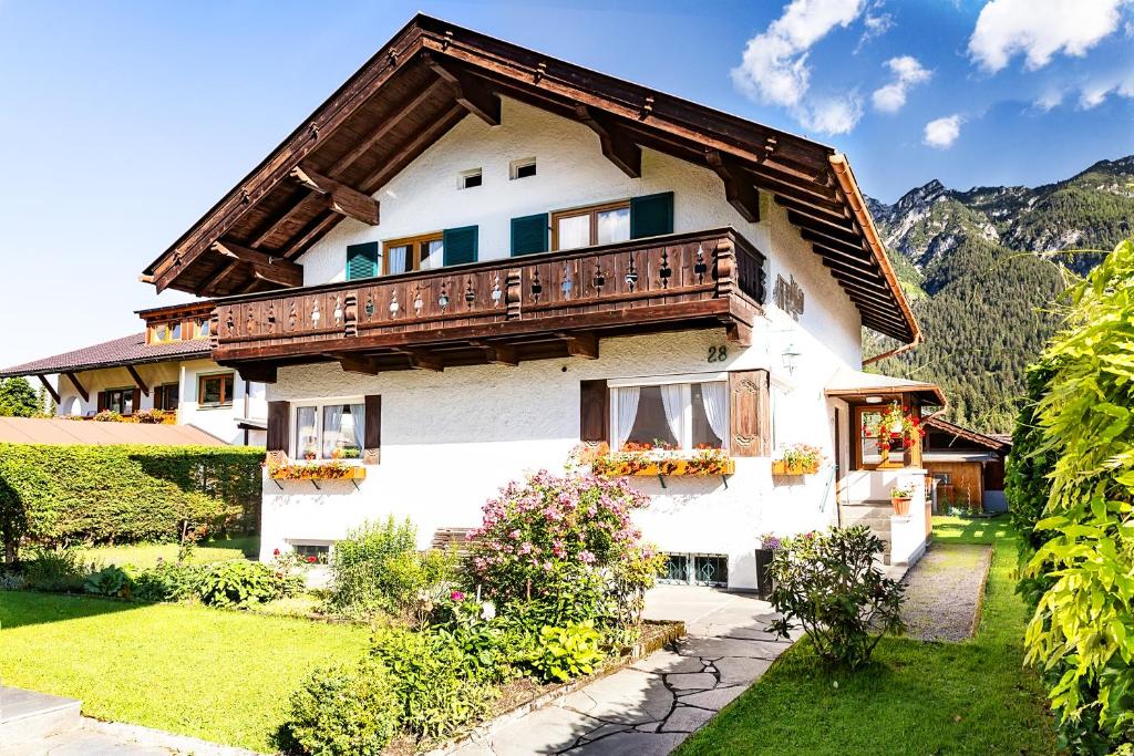 Ferienhaus Alpspitzecho photo 1