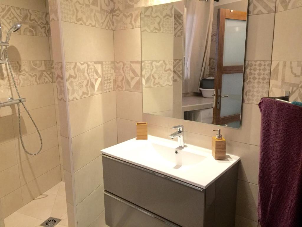 Appartement rénové aux portes de St tropez photo 3
