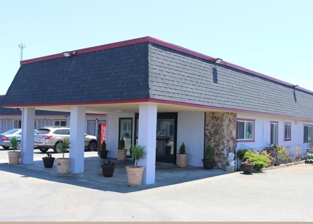 Westward Inn image