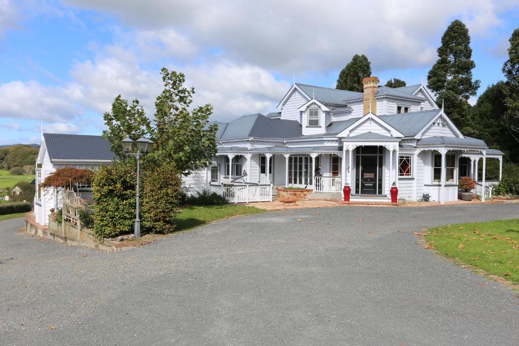 Maungakawa Villa photo 1