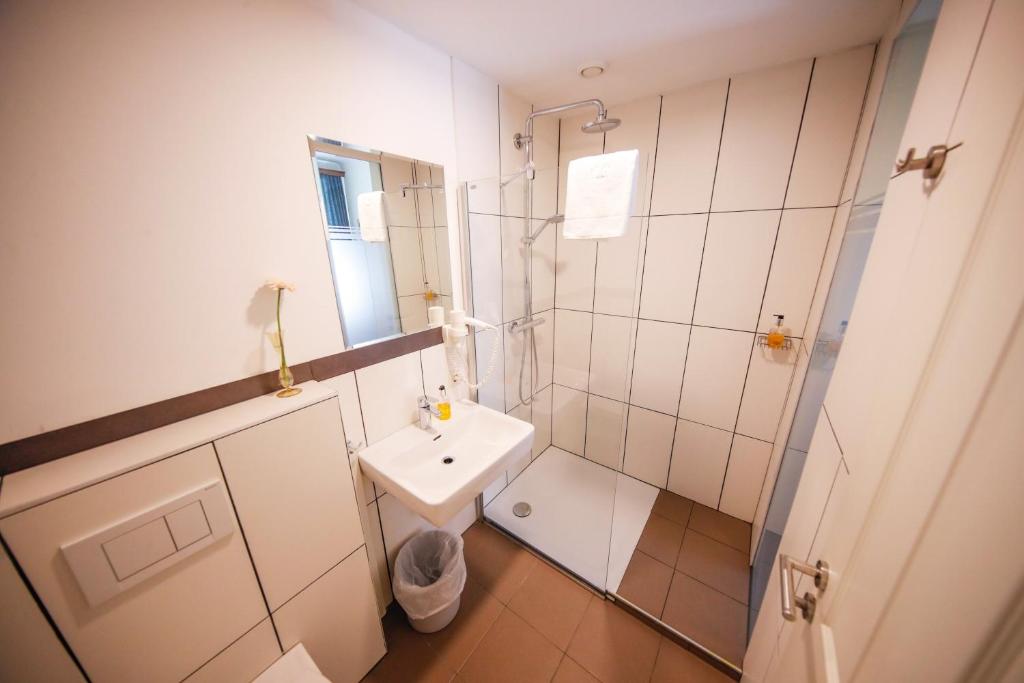 Двухместный (Double Room for single use with street view), Hotel Garni Lehenerhof