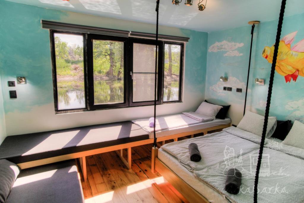 Номер (Кровать в общем номере с 5 кроватями), ArkaBarka Floating Hostel