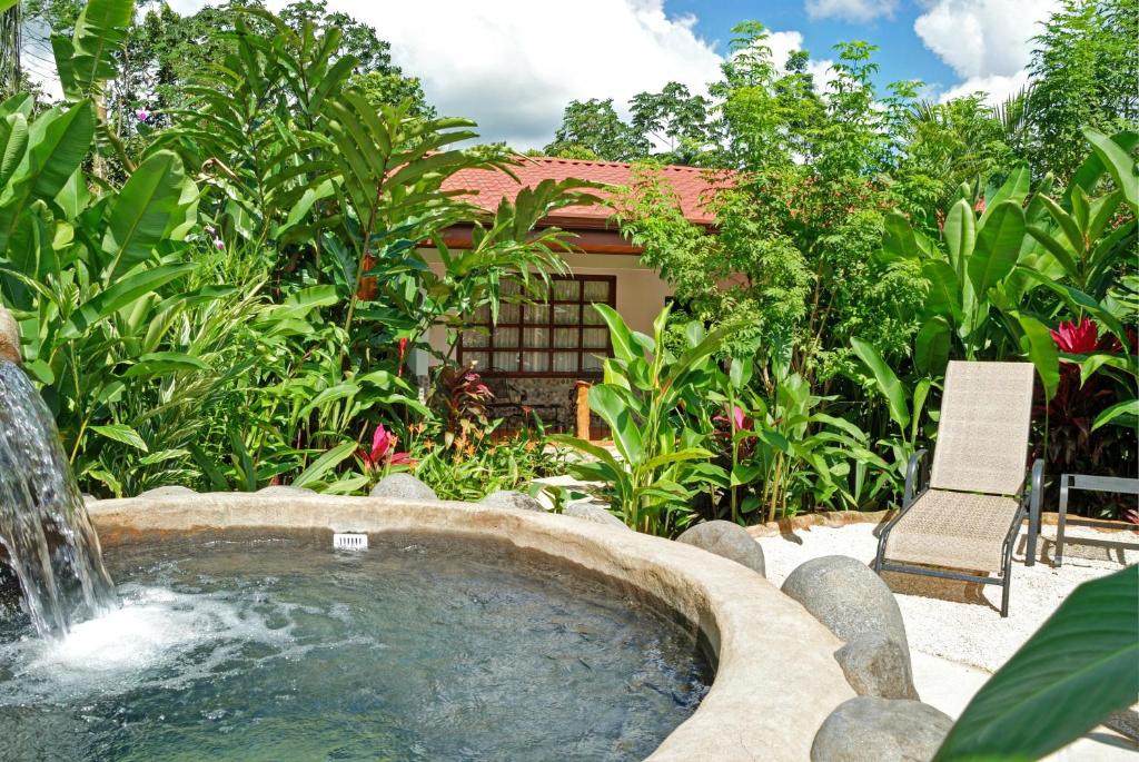 Volcano Lodge, Hotel & Thermal Experience photo 3