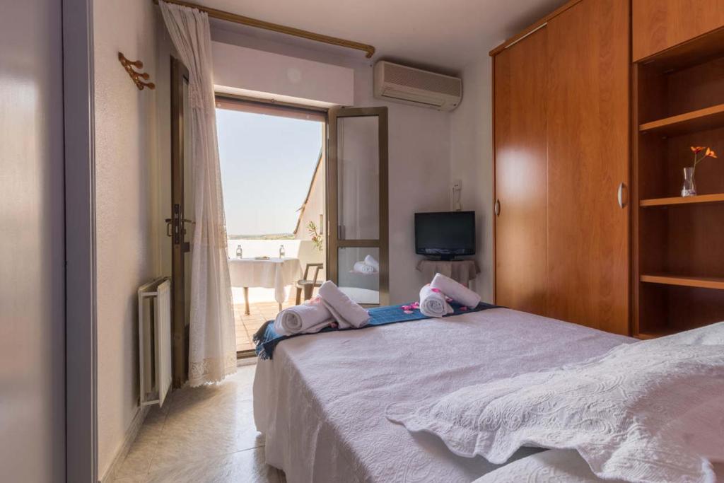 Hostal Arribes del Duero photo 2