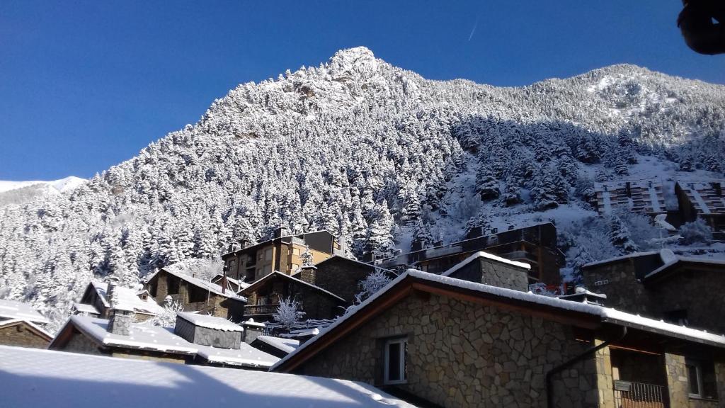 {
  "en-gb": "Xalet Besolí"
} photo 4
