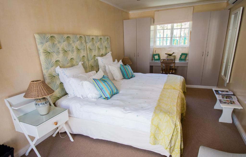 Cornerway House Room Type - Twin Room