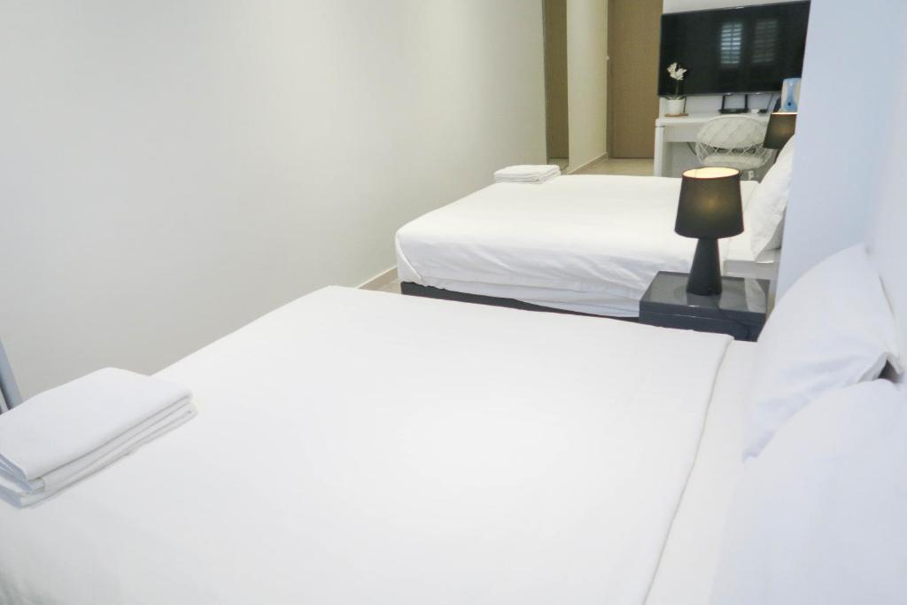 Comfy Studio 6 by ReCharge photo 4