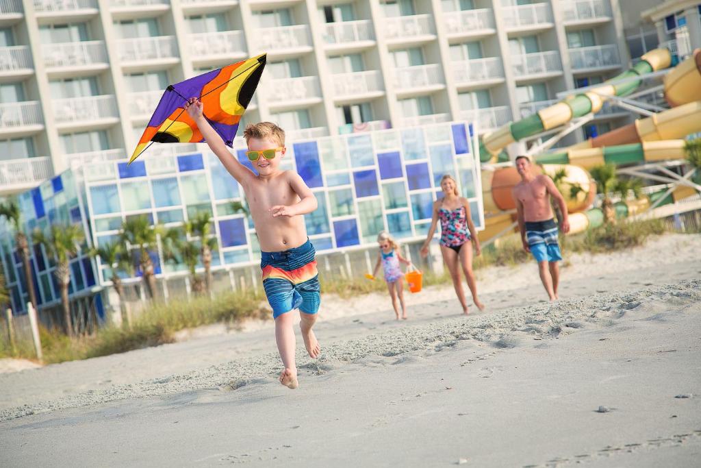 Crown Reef Beach Resort and Waterpark photo 2