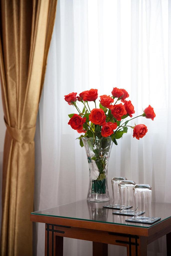 Трехместный (Трехместный номер Делюкс), First Eden Hotel - Hang Bun