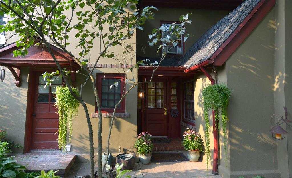 The Lancaster Bed and Breakfast photo 2