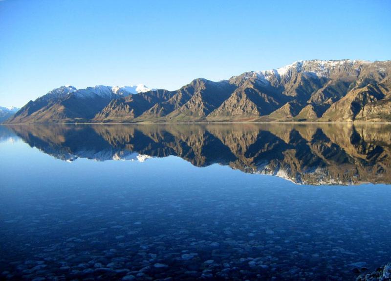 Lakefront Fantail Cottage Lake Hawea, Wanaka photo 2