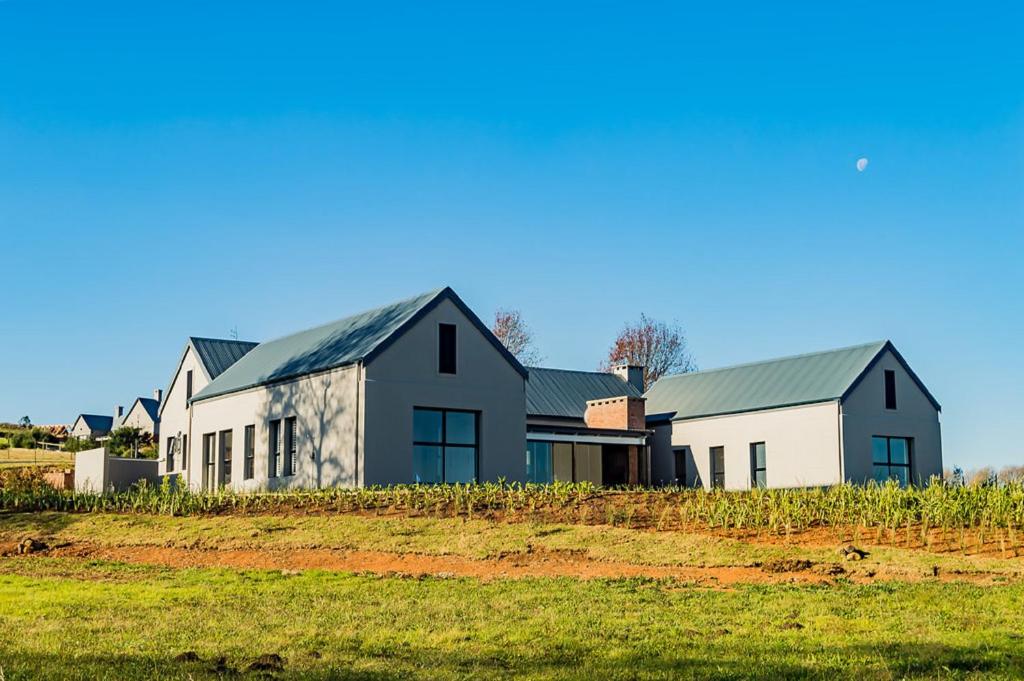 House 222 Gowrie Farm photo 2