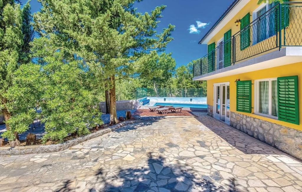 Kira House photo 1