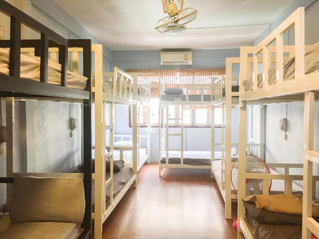 Номер (Кровать в 10-местном общем номере для мужчин и женщин (B)), Siam Journey Guesthouse