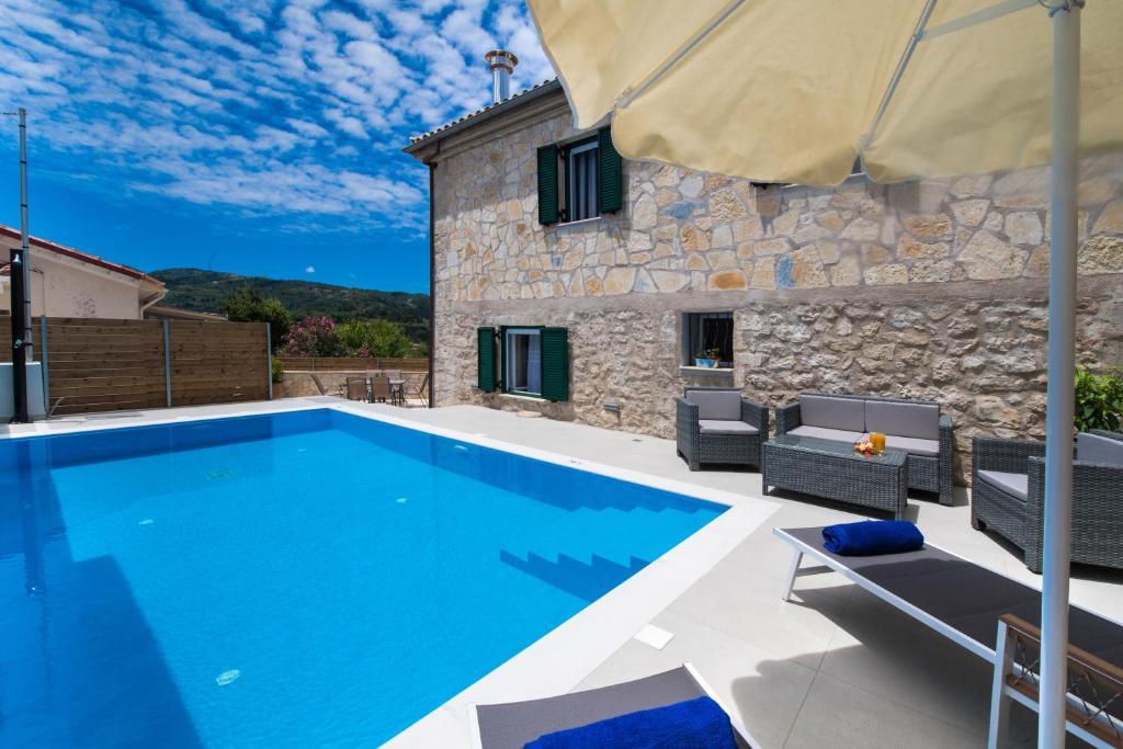 Villa Charonia photo 1
