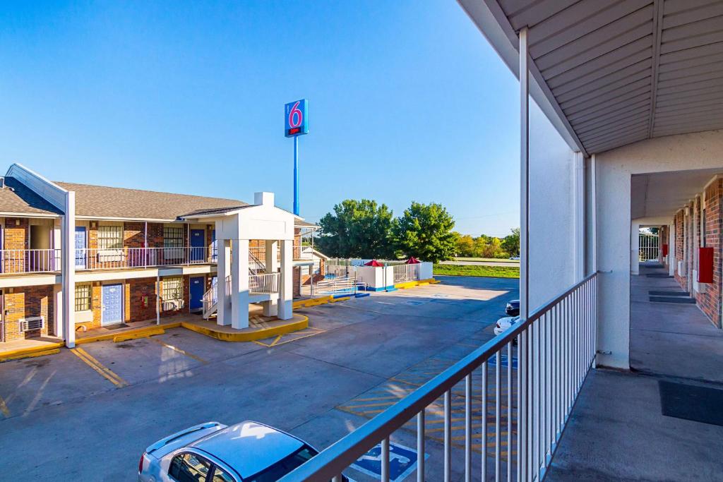 Motel 6-Lawton, OK photo 3