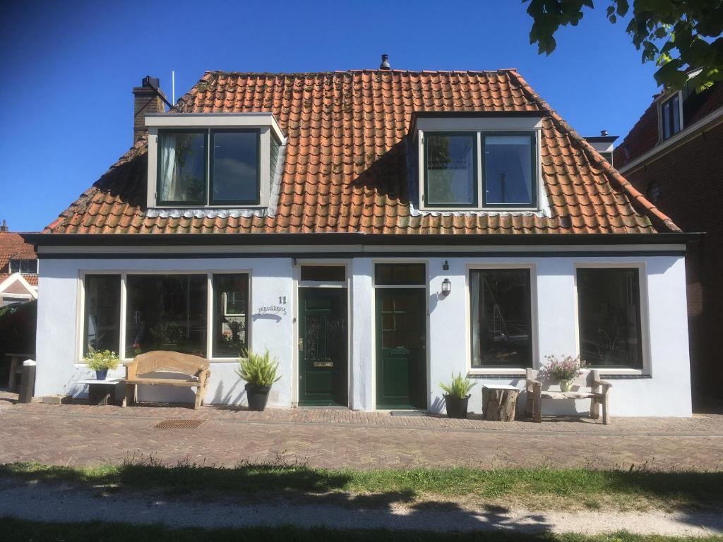 Vissershuisje / old fishermans house photo 1