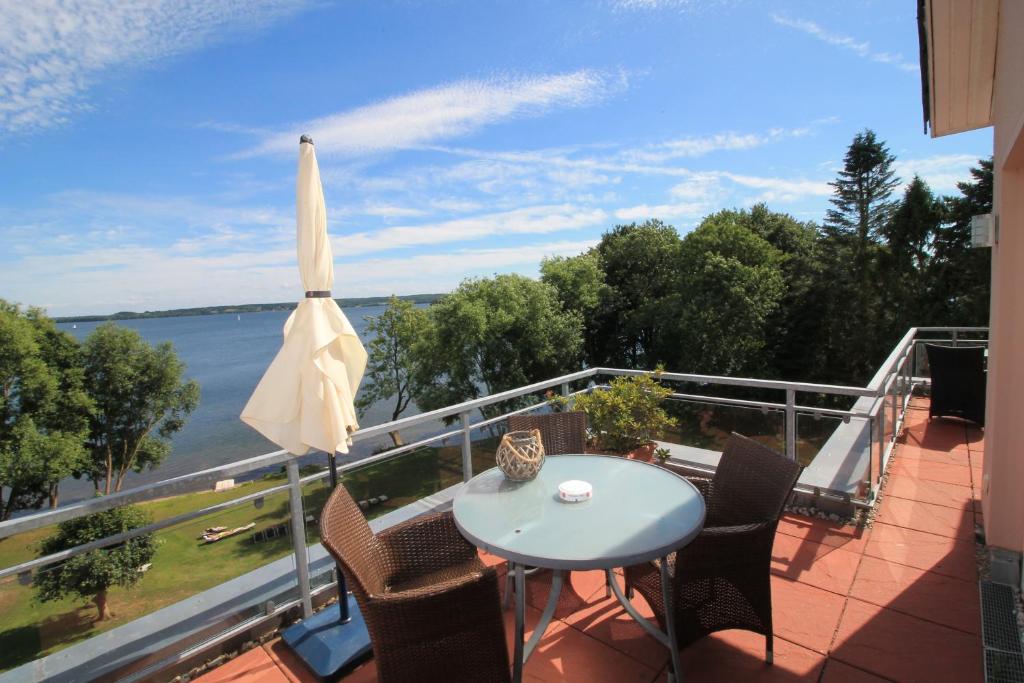 Penthouse am Großen Plöner See photo 1