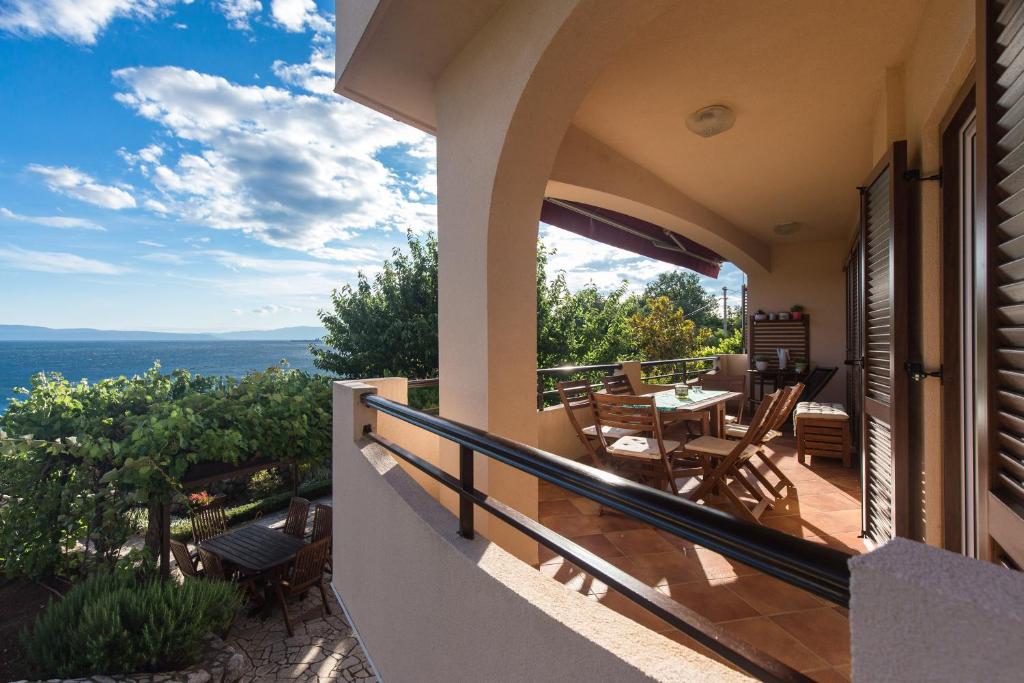 Captain's Apartment with Sea View photo 4
