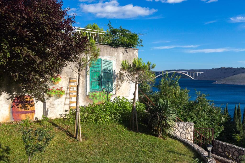 Captain's Apartment with Sea View photo 2