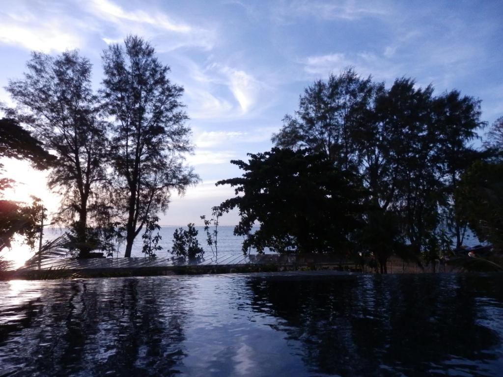 By the Sea- Pool and Sea View photo 3