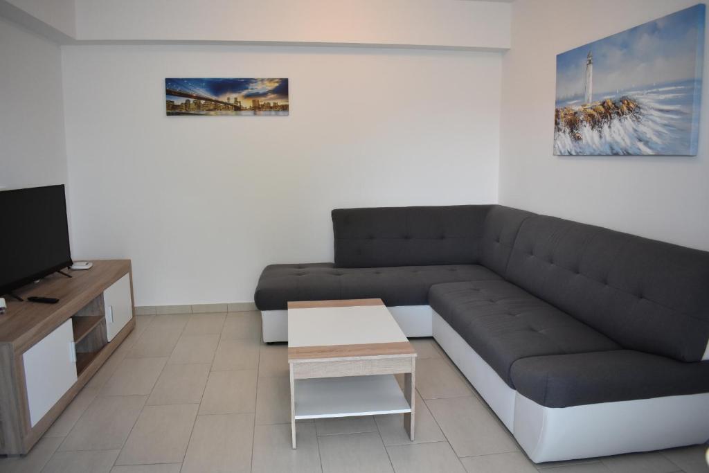 Luka Apartments photo 3