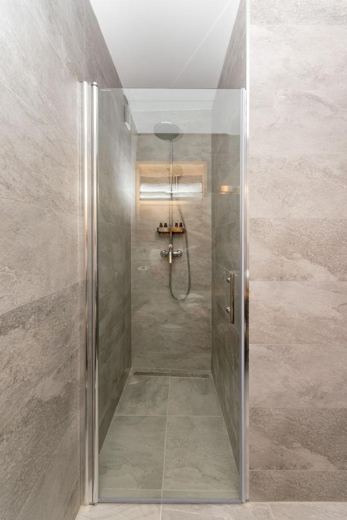 Ora Luxury Rooms photo 4