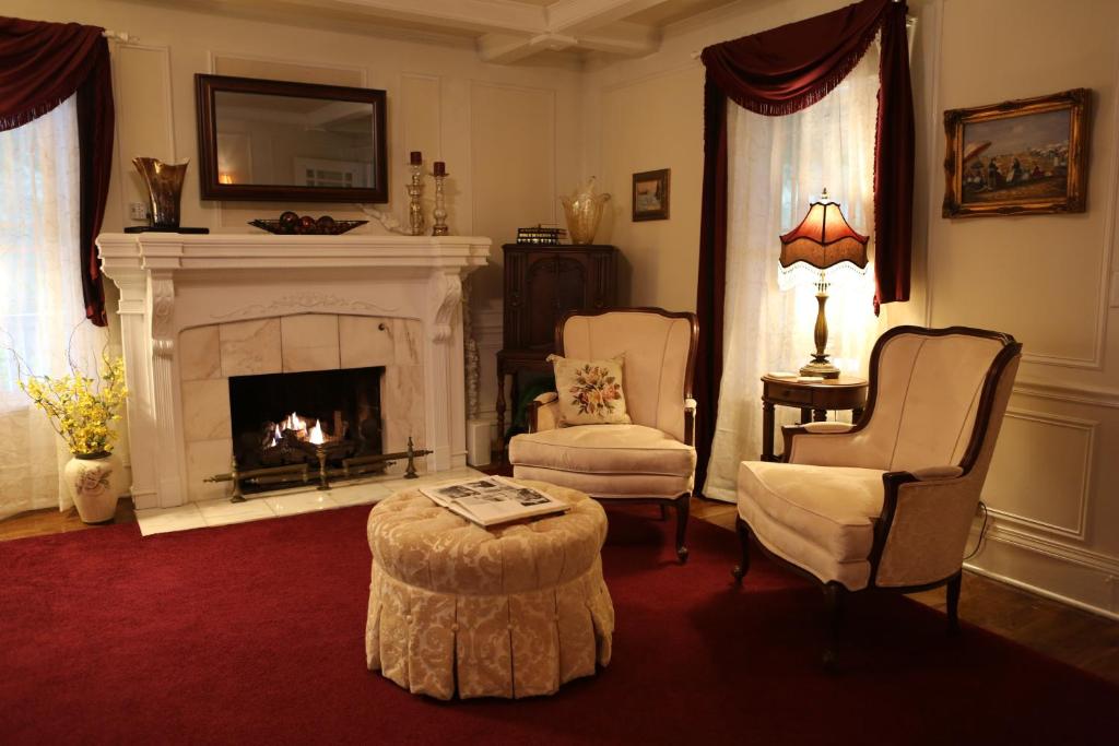 Martha's Vineyard Bed & Breakfast image