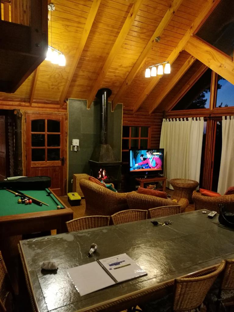lodge con piscina privada, parcela de campo. photo 1