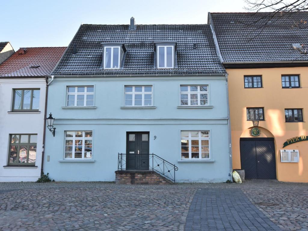 Modern Apartment with Garden in Wismar photo 2