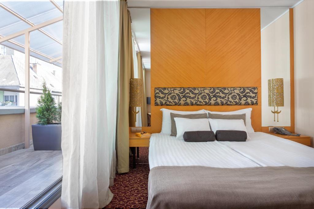 Сьюит (Полулюкс с балконом), Marmara Hotel Budapest