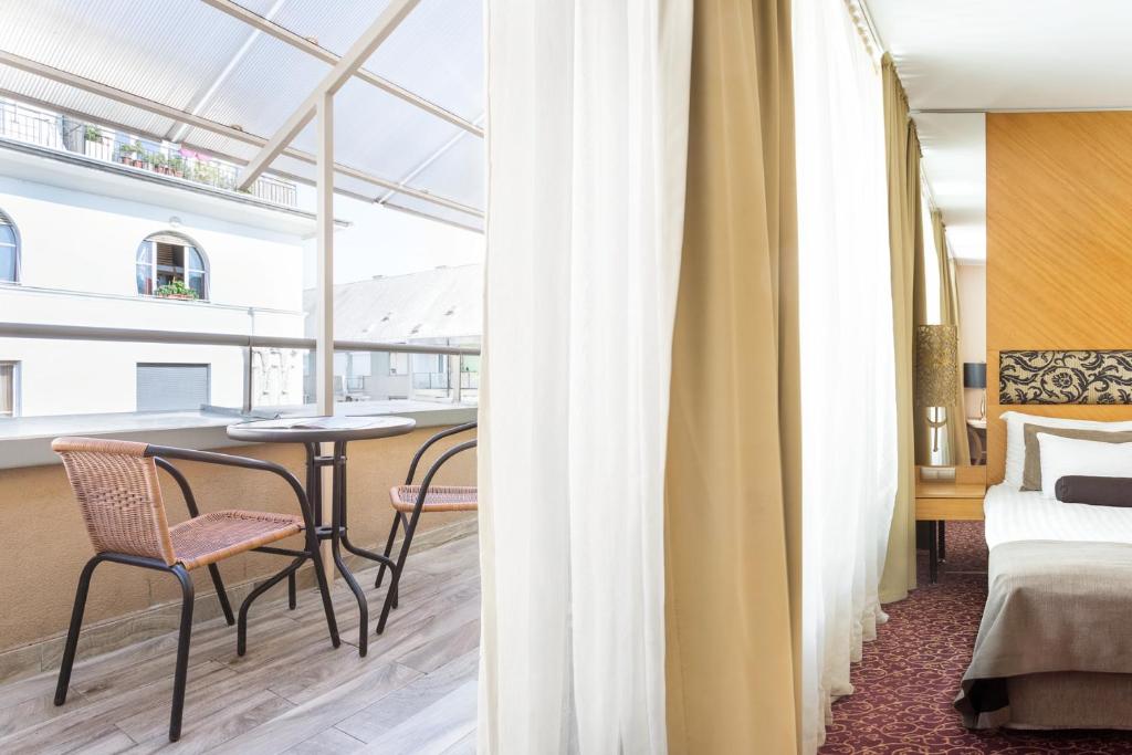 Сьюит (Полулюкс с балконом), Marmara Hotel Budapest