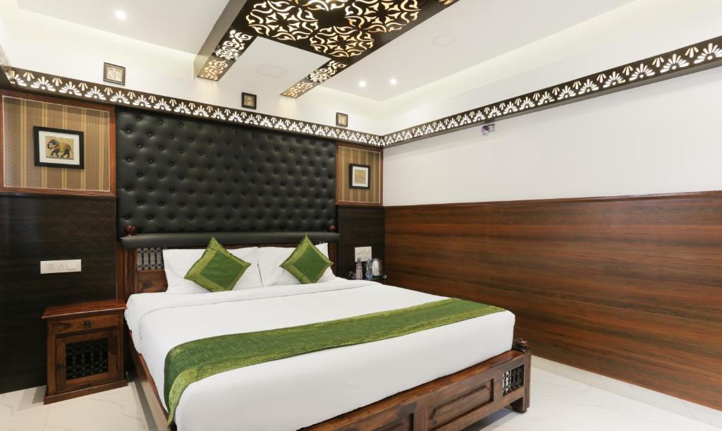 Двухместный (Номер Делюкс с кроватью размера «king-size»), OYO 10395 Hotel Dvarka INN