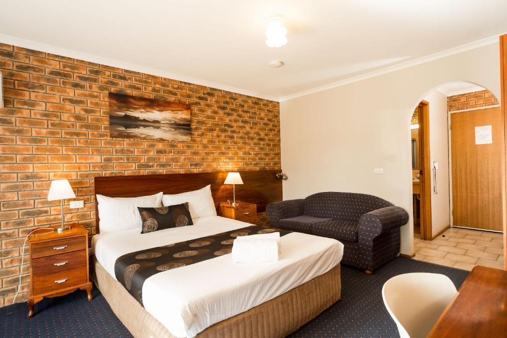 Hume Country Motor Inn photo 2