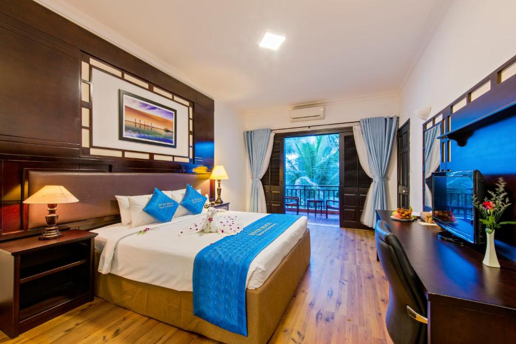 River Beach Resort & Residences