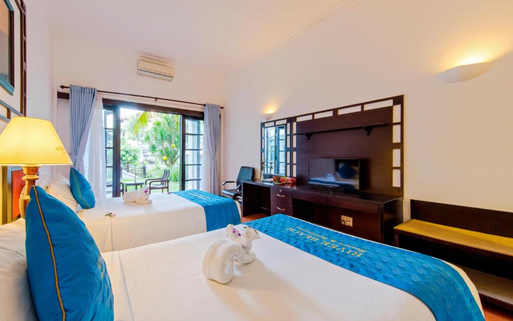 River Beach Resort & Residences