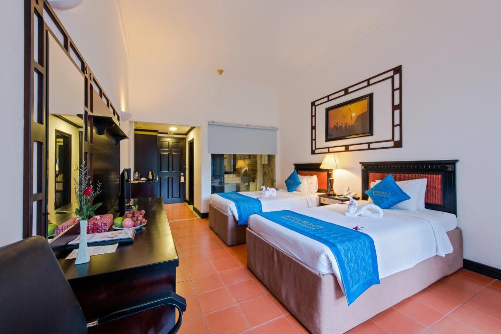 River Beach Resort & Residences