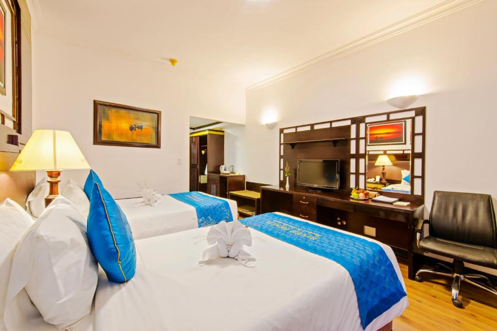 River Beach Resort & Residences