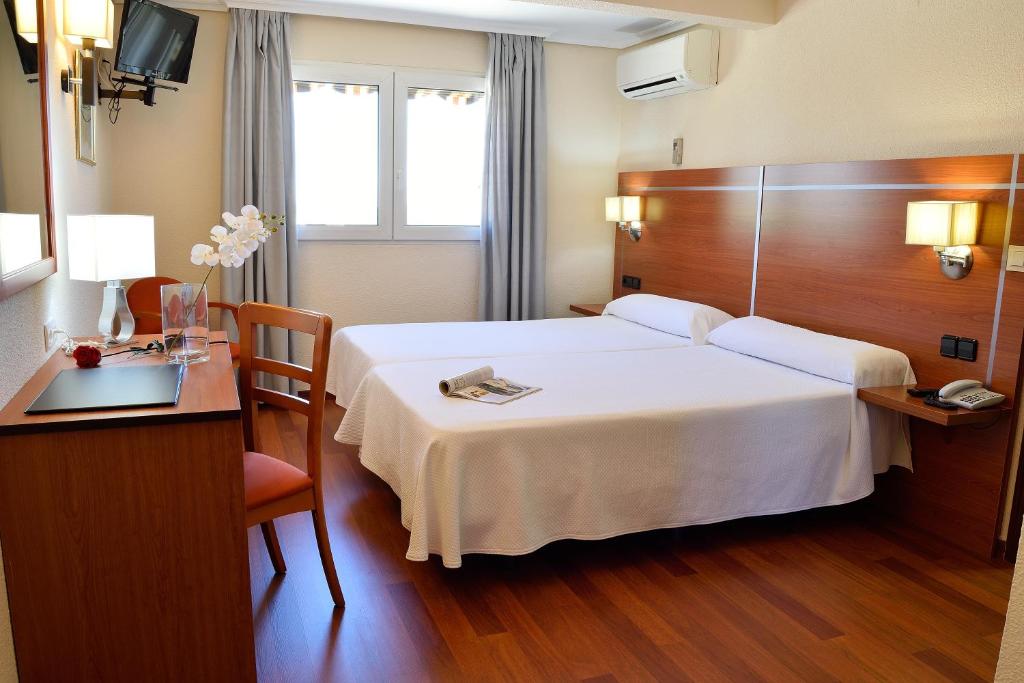 Hotel Mari Carmen photo 4