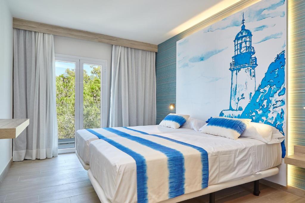 Sol Bahía Ibiza Suites photo 4