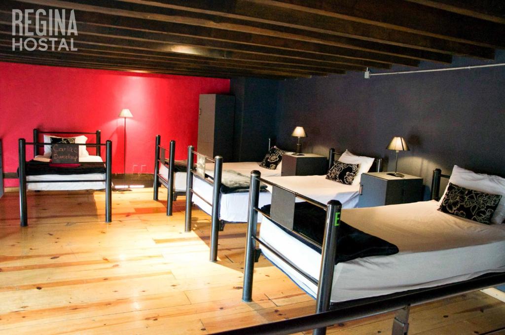 Номер (Односпальная кровать в общем номере для женщин), Hostal Regina